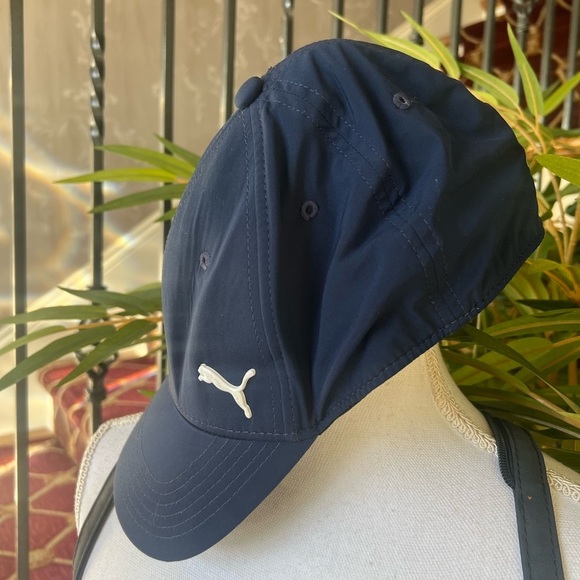 Puma cap navy excellent condition L/XL Navy elastic inside strap. Super soft - Picture 3 of 12